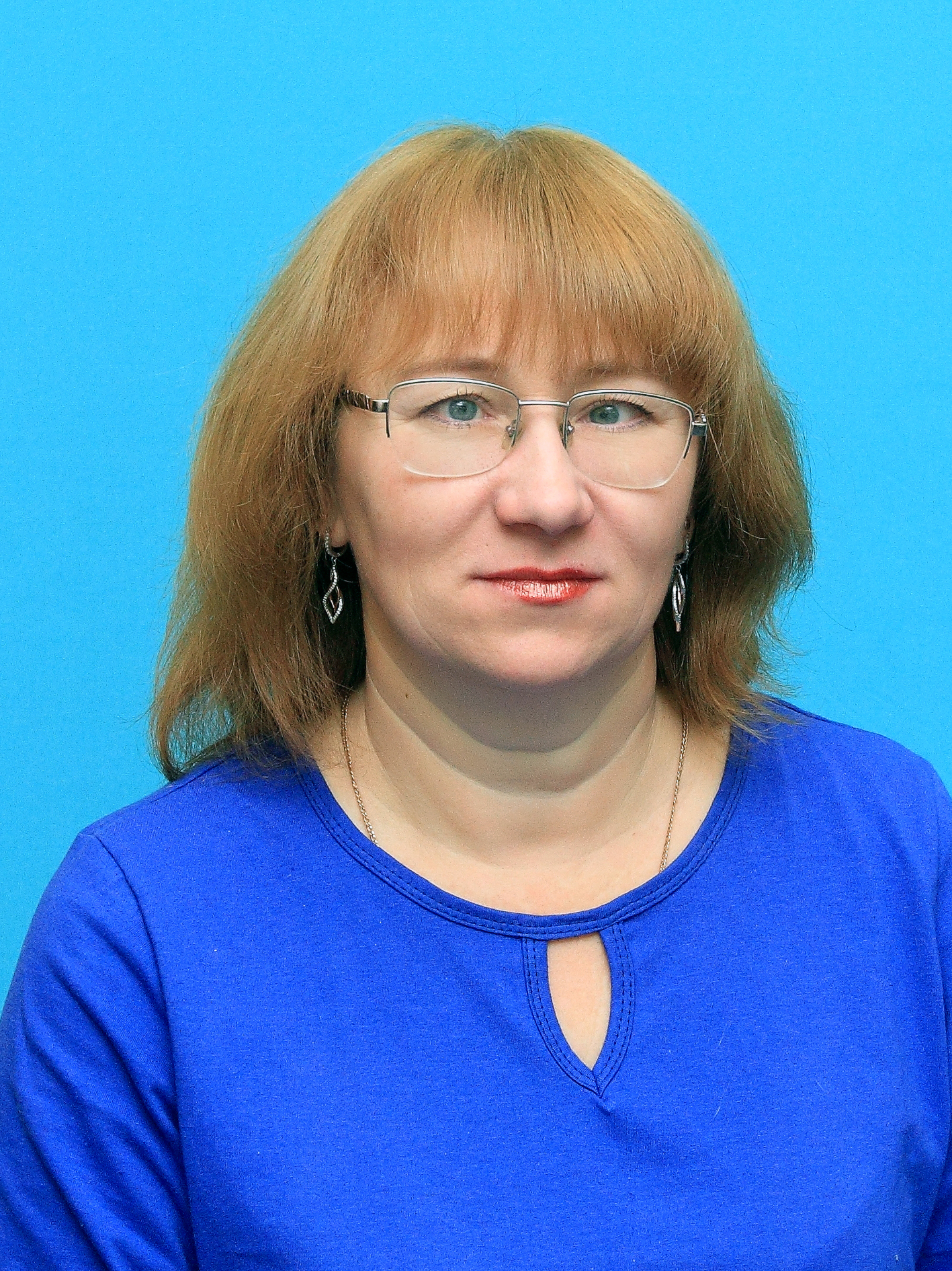 старший воспитатель Антонова Ирина Леонидовна.
