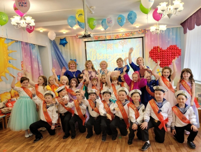 Выпускные прздники Выпускные прздники.